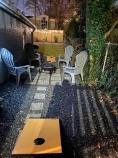 5min-Grant park with Fenced Yard, Parking and Pet Friendly - 7