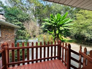 Peaceful Suburban Gateway - 2