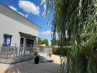 Gîte au bord du lac avec terrasse, idéal pour la famille - FR-1-611A-17 - Villegusien Le Lac - 0