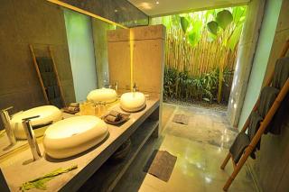 Luxury Designer Villa in A+ Location Berawa - Canggu - 9