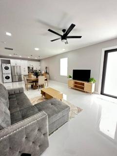 Discover Your Paradise Retreat in Naples - Orangetree - 0
