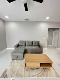 Discover Your Paradise Retreat in Naples - Orangetree - 8