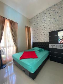 Aprilia Villa - Batu - 7
