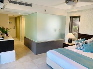 Tropical Retreat - Poolside Swimout - Ground Floor - Sea Temple Resort & Spa Port Douglas - Port Douglas - 4