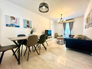 beautiful 2 bedrooms apartment by the beach - 0