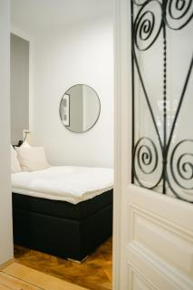 Cozy APT perfect for 4-6 TV Metro Self-Checkin - Wenen - 4