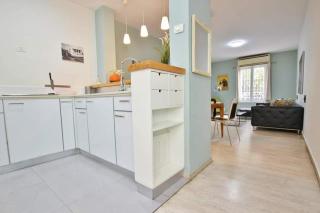 beautiful 2 bedrooms apartment by the beach - 1