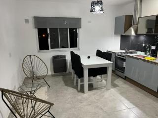 Travel Suites Ezeiza- 5 pax- Centro Eze- Shoppings a 8 min - Ezeiza - 8