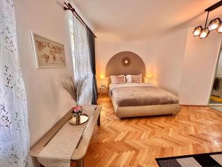 Old Town City Center Apartments - Braşov - 6