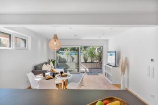 NEU: Stylische Suite mit Netflix und Workspace - Böblingen - 0