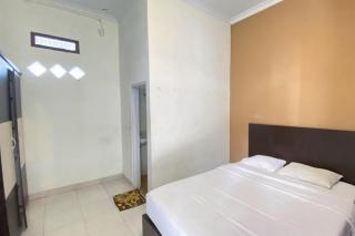 RedDoorz Syariah @ Jalan Jendral Sudirman Pekanbaru - Pekanbaru - 7