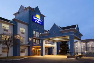 Days Inn & Suites by Wyndham Brooks - Brooks - 0