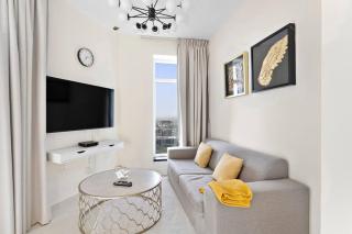 StoneTree - Stylish 1BR & Pool with Burj Khalifa Views - Dubai - 9
