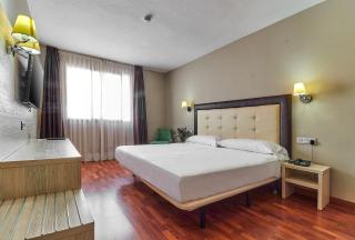 B&B HOTEL Zaragoza Royal - Zaragoza - 1