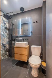 Calm, Luxury Apartment, Premium Location at NDK! - 9