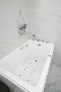 Luxurious Place Mountain View Spacious with WIFI Near SM Lucena - 5