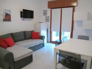 Stunning flat near the beach - 9