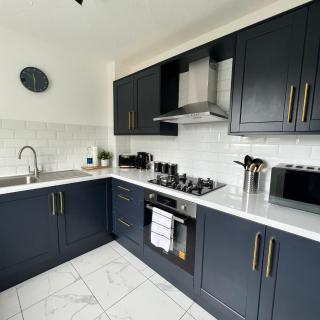 STUNNING 2 Bedroom City Centre Apartment with FREE PARKING - Birmingham - 1