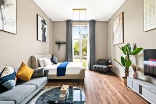 Luxury apartment at Discovery - Dubai - 0