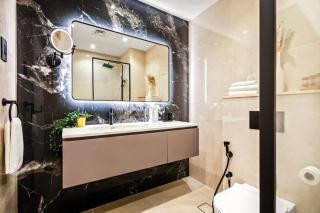 Luxury apartment at Discovery - Dubai - 8