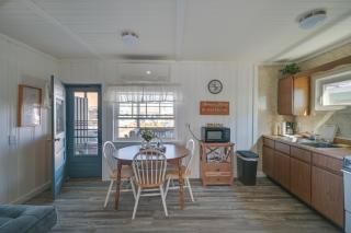 Charming Hampton Home with Porch, Walk to Beach! - Hampton - 3