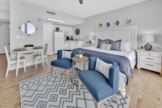 Beachfront Studio #809 at Majestic - Panama City Beach - 8