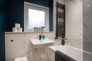 Modern 2BED Apartment-Free Parking - Edinburgh - 1