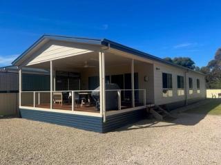 Royston Retreat - Brentwood - 0