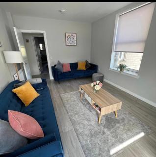 Stunning 2 Bedroom River View Apartment - Perth - 8