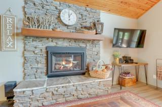 Beaver Lake Home with Game Room, Boat Slip and Views! - Eureka Springs - 5