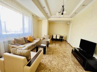 New Building Luxury and Large Apartment in Center with Balcony + Amazing View, Near Opera & Norther Avenue - Ereván - 7