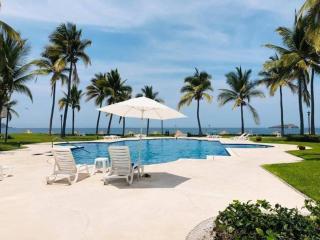 Beautiful Apt. w/ Pool and Direct Beach Access - 9