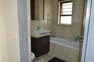 P & P Guest House - 8