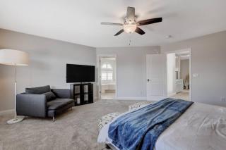 Beautiful 5BR w/King Beds, Pool & Hot Tub, Games - 5