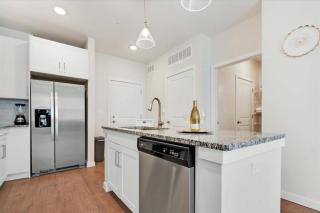 New Jax City Rooftop Pool - 7