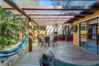 200 Metros da praia, Casa ampla com 4 suítes! BZ55 - 4