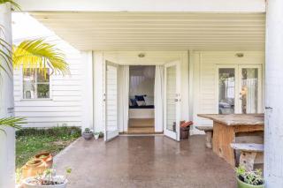 Surfers Palace Torquay 1 min walk to beach - Torquay - 0