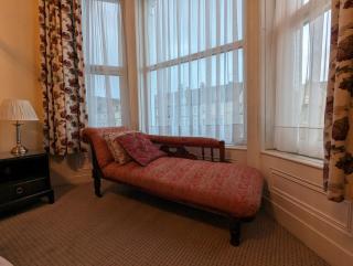 The Senarth Guesthouse - Seaside Guesthouse with Breakfast & Free Parking - 2