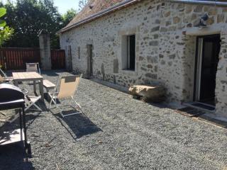 Charmant Gîte Familial Rénové avec 3 Chambres, Cheminée et Jardin, Proche Le Mans - FR-1-410-332 - 5