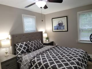 Apartment with Brand new furniture and large parking - West Seneca - 8