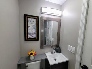 Apartment with Brand new furniture and large parking - West Seneca - 3