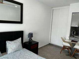 Lagos Marina View studio apartment on main avenue - Lagos - 1