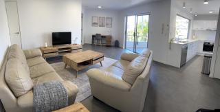 Location, location, location - spacious apartment - Brisbane - 9