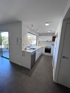 Location, location, location - spacious apartment - Brisbane - 7