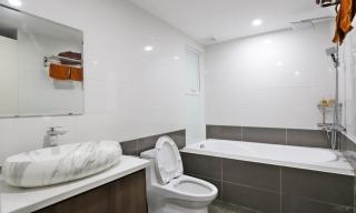 Luxe Paradise Residence 32 To Ngoc Van - Hanoi - 7