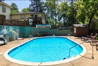 Jacuzzi Suite 204 - Tradewinds - Eureka Springs - 5