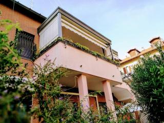 Un insospettabile angolo verde in città - 7