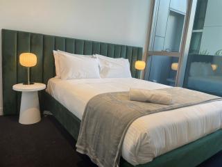 Superior 3 Bedroom Apartment in Melbourne CBD - Melbourne - 4