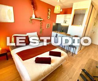 Splendide studio Moderne - Proche centre - Laverie - Nîmes - 0
