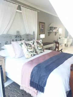 C the Sea 3bedroom house with 2 queen and 2 single beds max 6sleep 2bathroom walk distance to beach in Glentana Outeniqua Strand with free Wi-Fi and sea view - 5